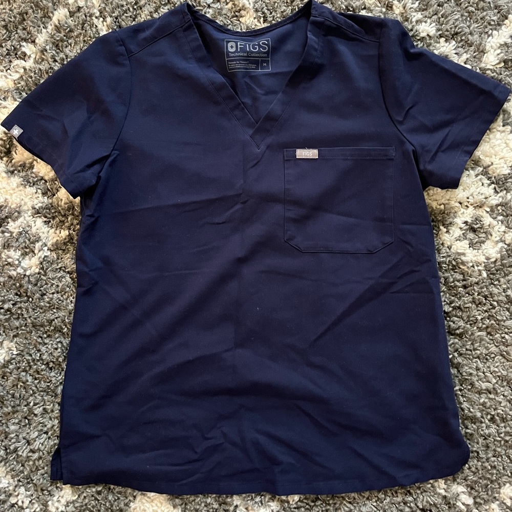 Figs scrub top